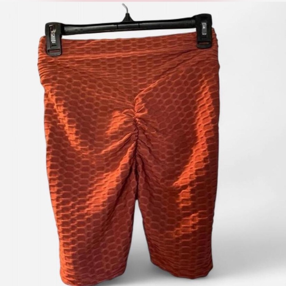 Textured Scrunch Biker Shorts - Picture 4 of 4